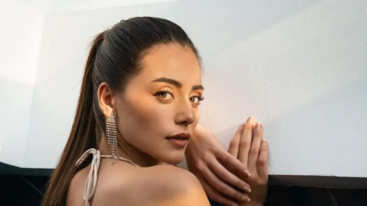 سيلا توركوغلو Sıla Türkoğlu في قضية مسلسل أمانت Emanet